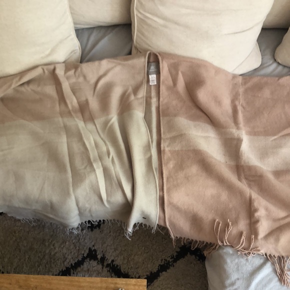 Woven scarfigan with fringe - Picture 3 of 5